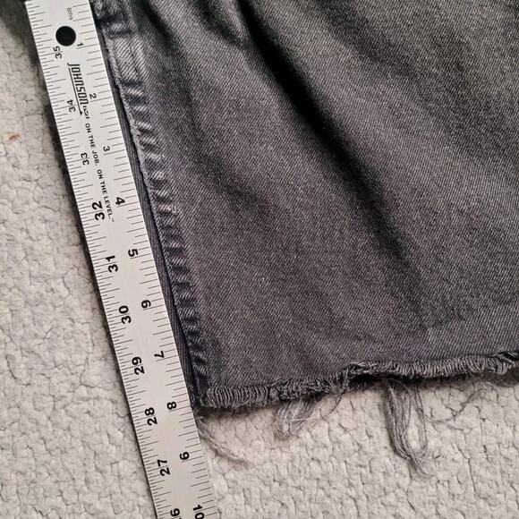 Vintage Levis 955 Shorts Mens 30 Black Denim Faded Cut Off 90s Y2K Distressed - Picture 8 of 8